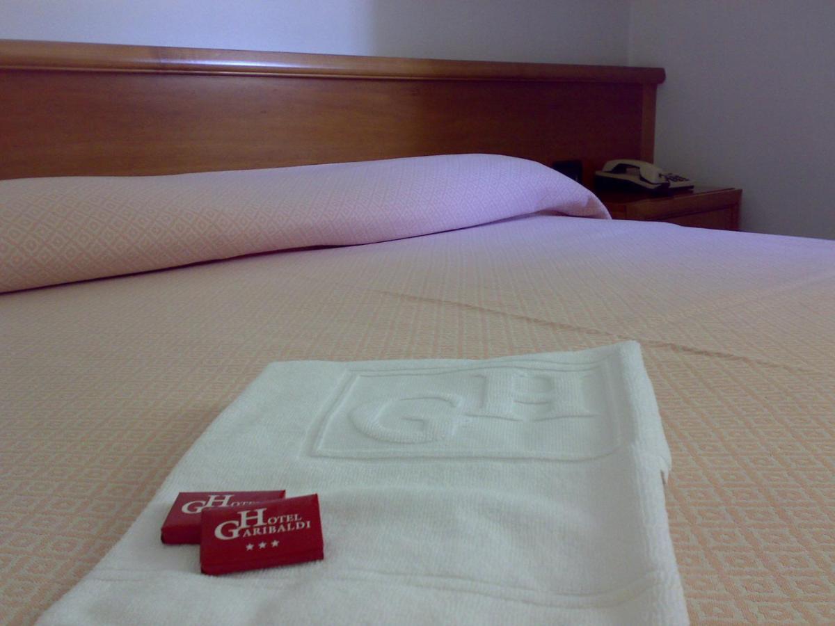 Hotel Garibaldi ปาโดวา ภายนอก รูปภาพ