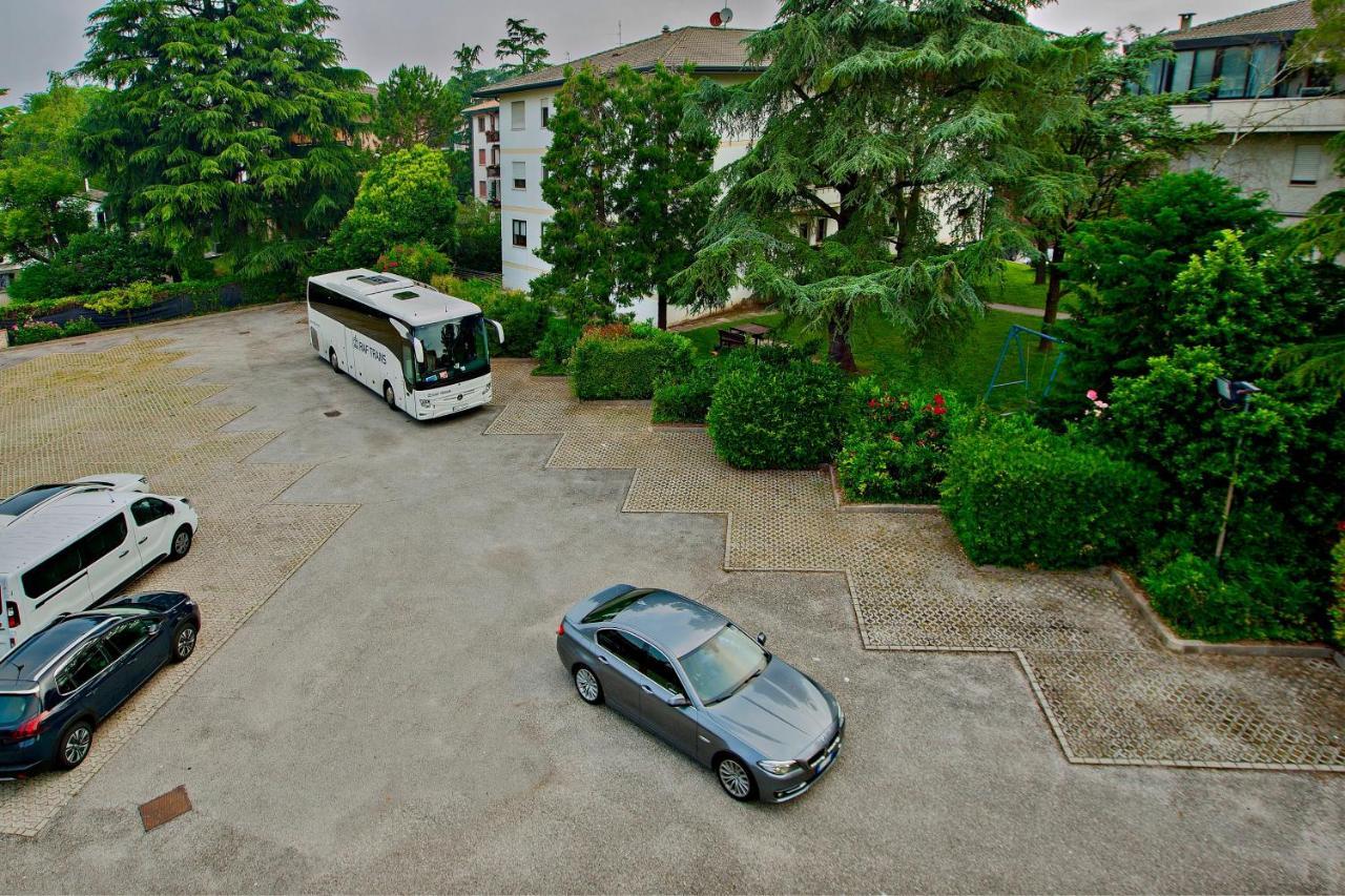 Hotel Garibaldi ปาโดวา ภายนอก รูปภาพ